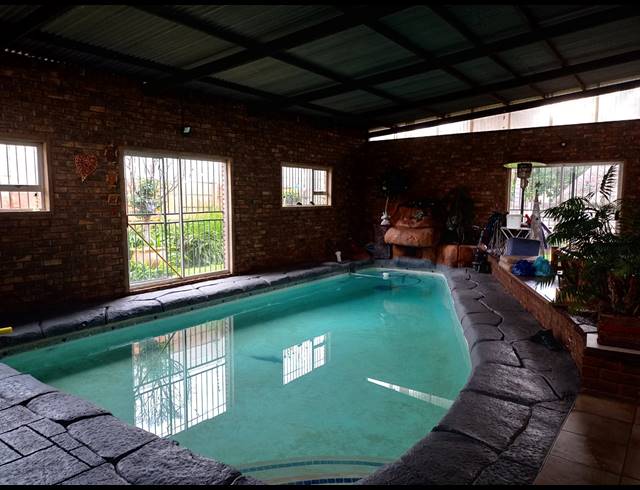 6 BEDROOM HOUSE FOR SALE IN TILEBA